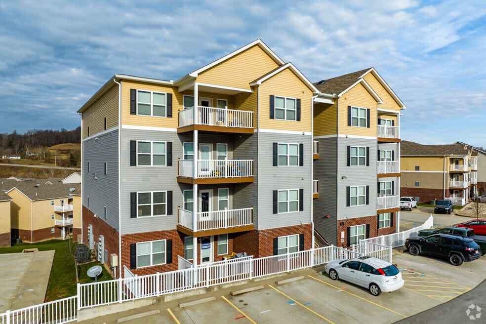 Photos and Video of Meadow Creek Apartments in Bridgeport, WV