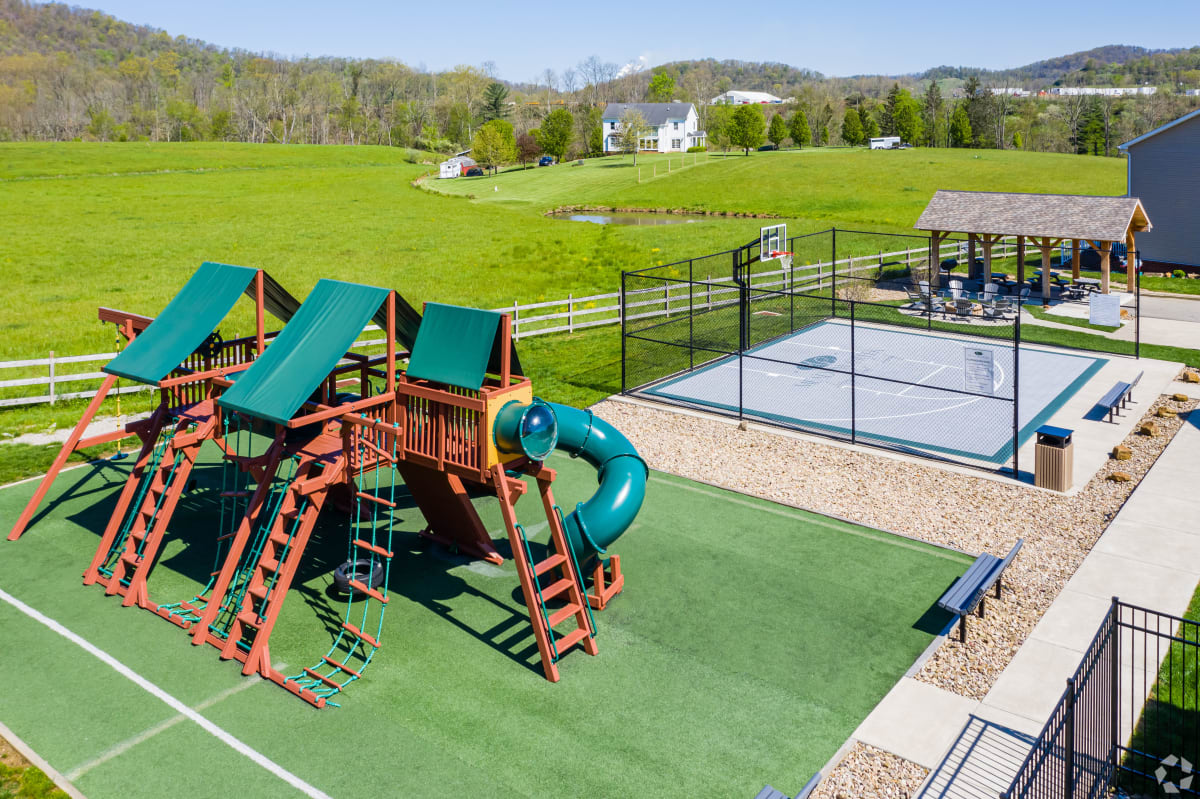 Photos and Video of Meadow Creek Apartments in Bridgeport, WV