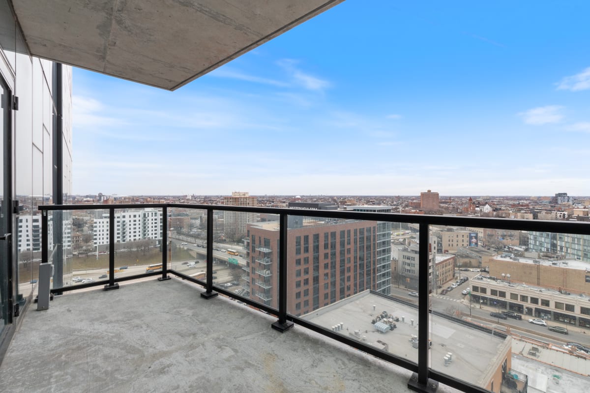 Gallery Images of Our Chicago River West Apartments Avenir