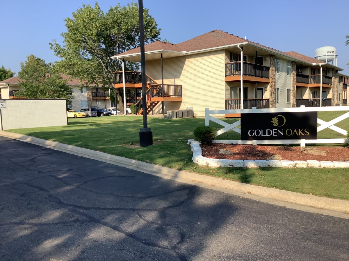 Photos and Video of Golden Oaks Apartments in Branson, MO