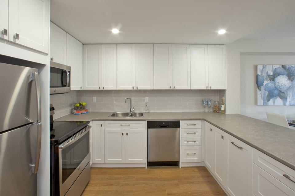 Photos and Video of Bay Terrace Apartments in Belleville, ON