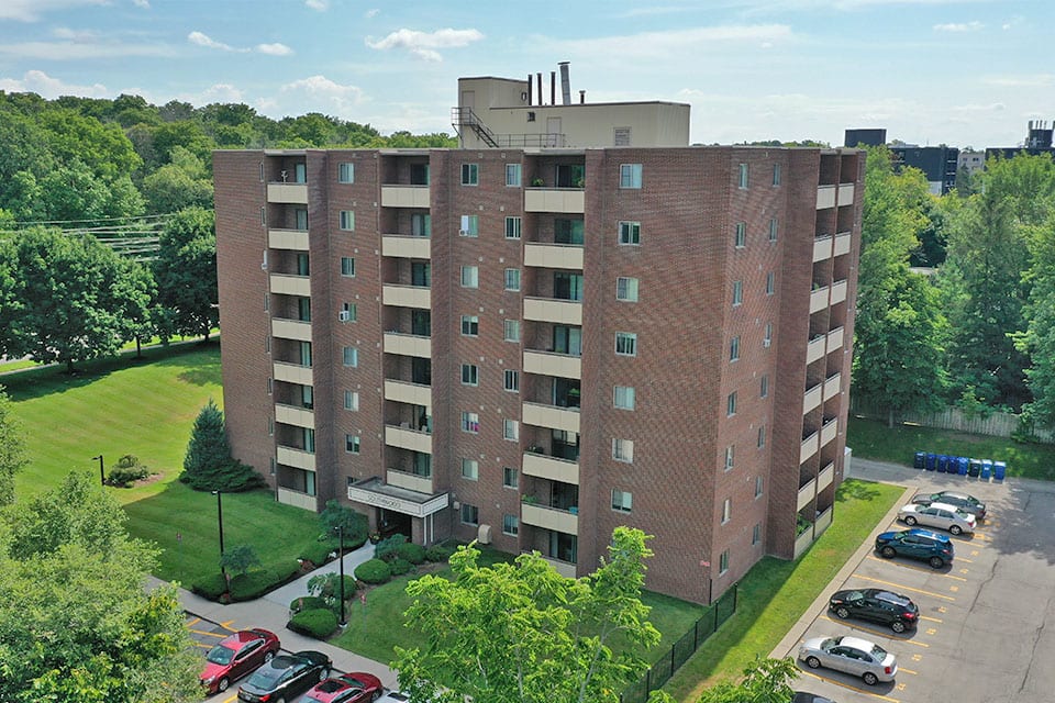 Property Details for Southwood Apartments from Realstar Corp.