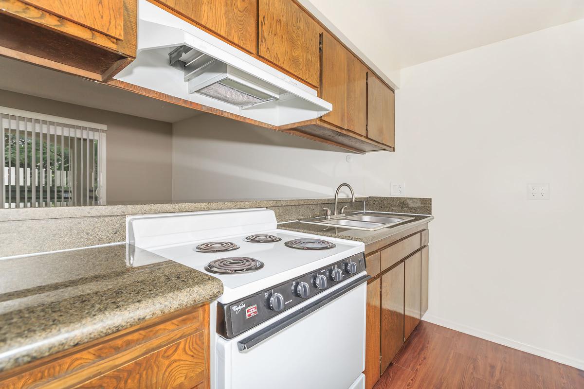 Photos and Video of Woodruff Apartments in Los Angeles, CA