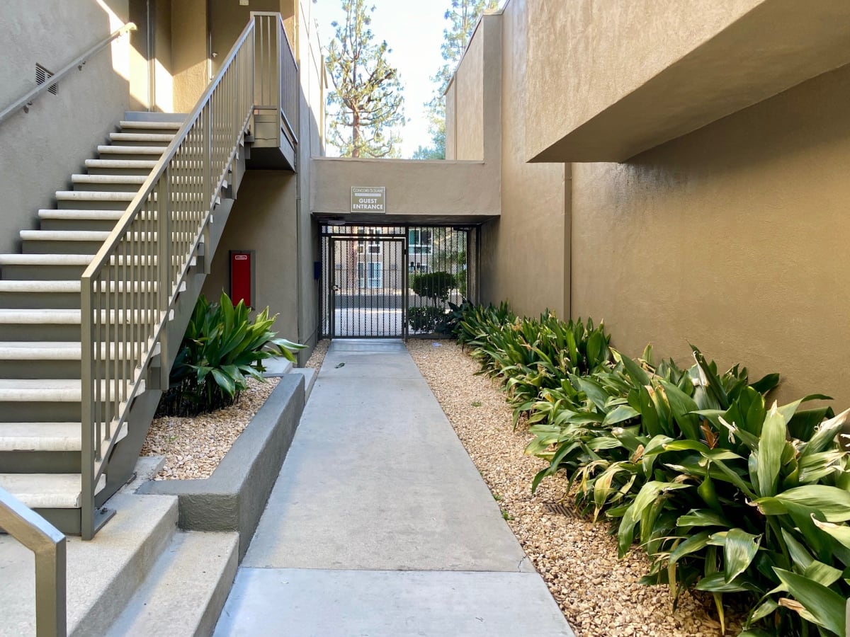 Photos and Video of Woodruff Apartments in Los Angeles, CA