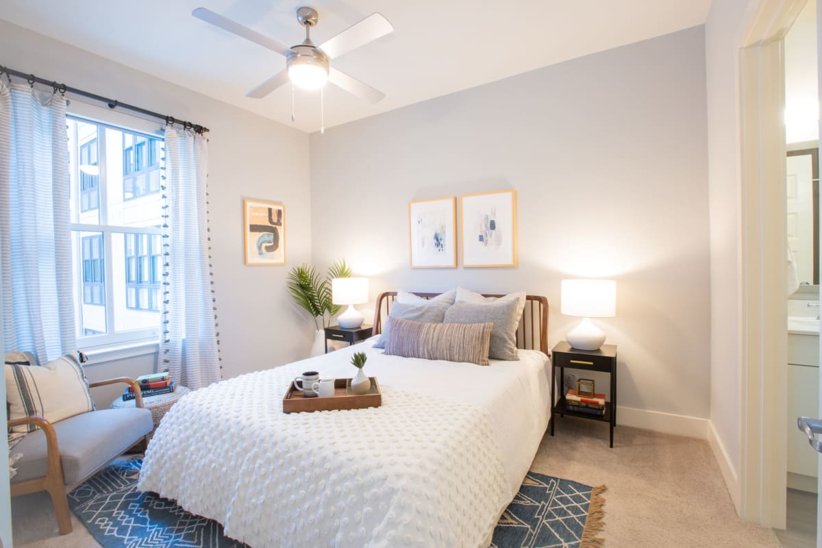 Downtown Charleston Apartments | 511 Meeting Apartments