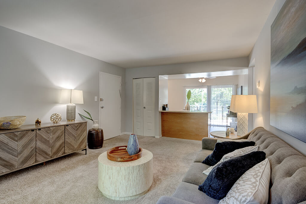 Apartments for Rent in Oxon Hill, MD Oaks at Oxon Hill