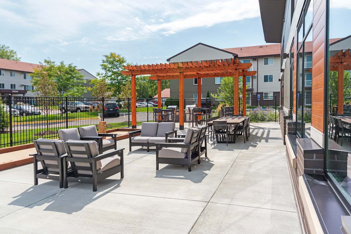 Connelly On Eleven outdoor pergola seating area - Burnsville, MN