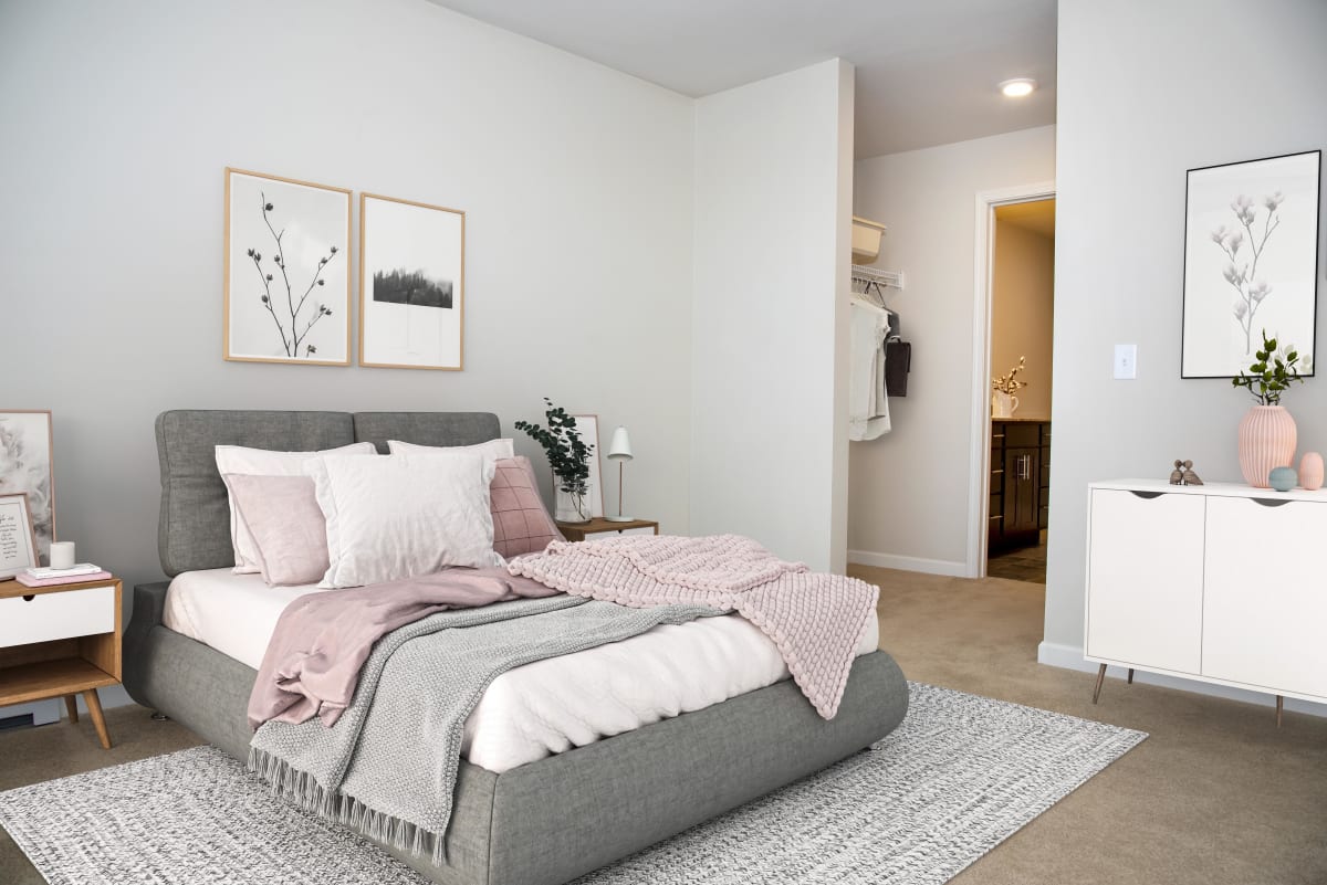 Cardinal Point Apartments bedroom with walk-in closet - Grand Forks, ND