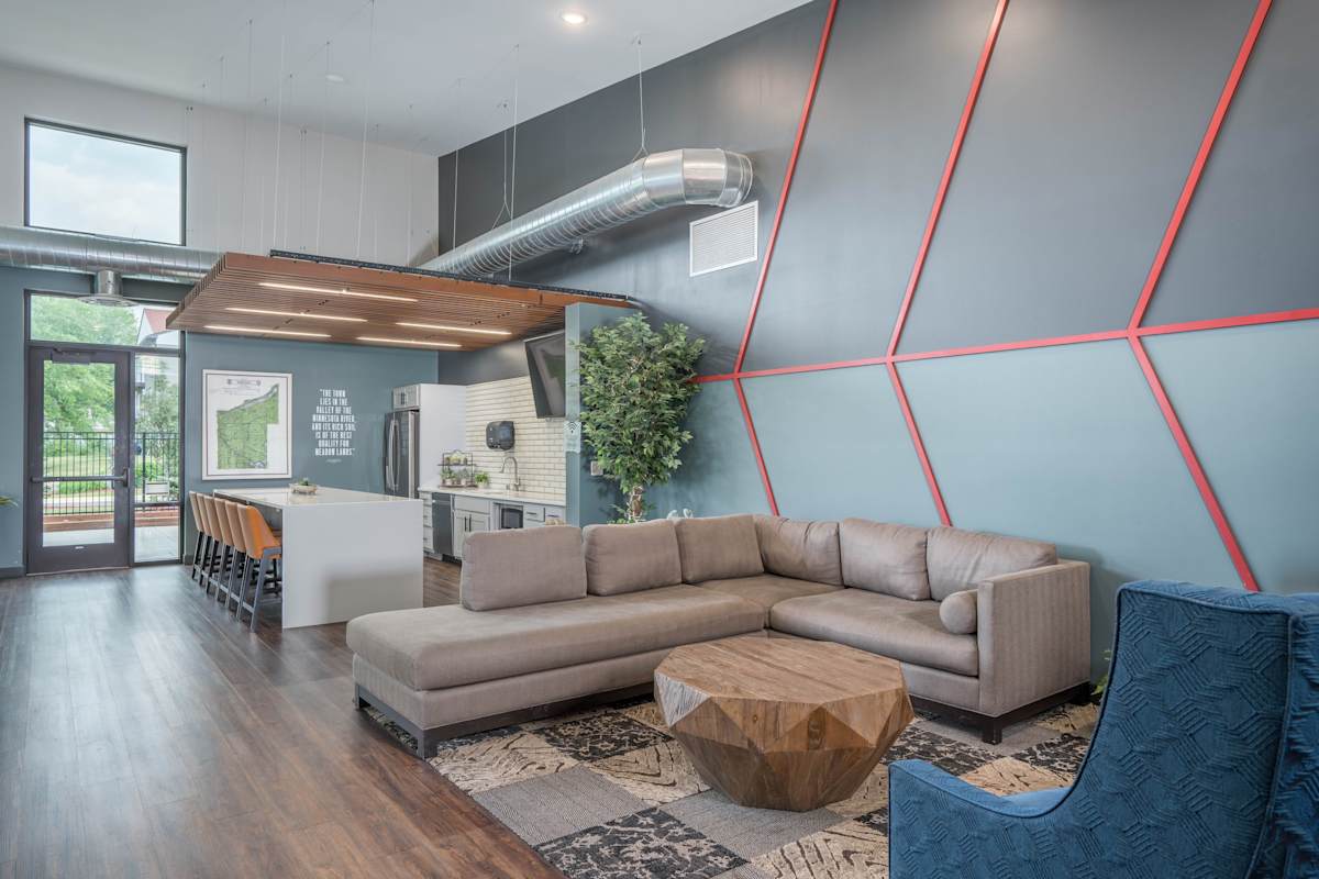 Connelly On Eleven clubhouse lounge seating - Burnsville, MN