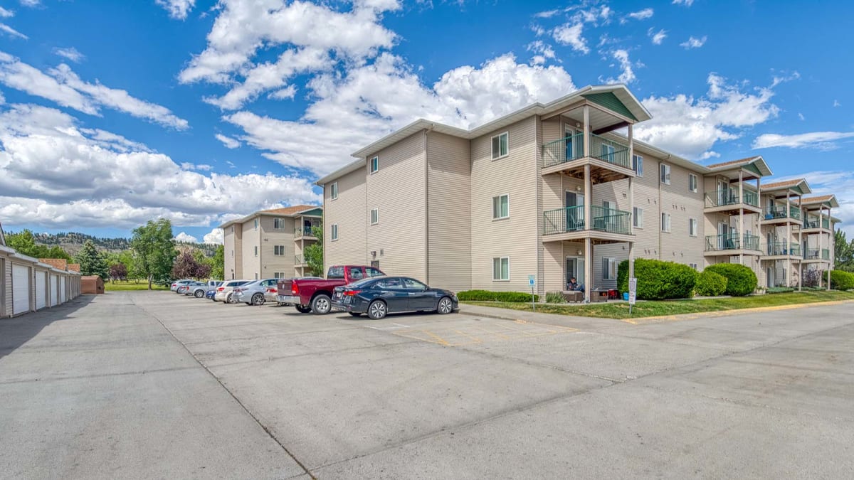 Country Meadows Apartment Homes exterior view - Billings, MT