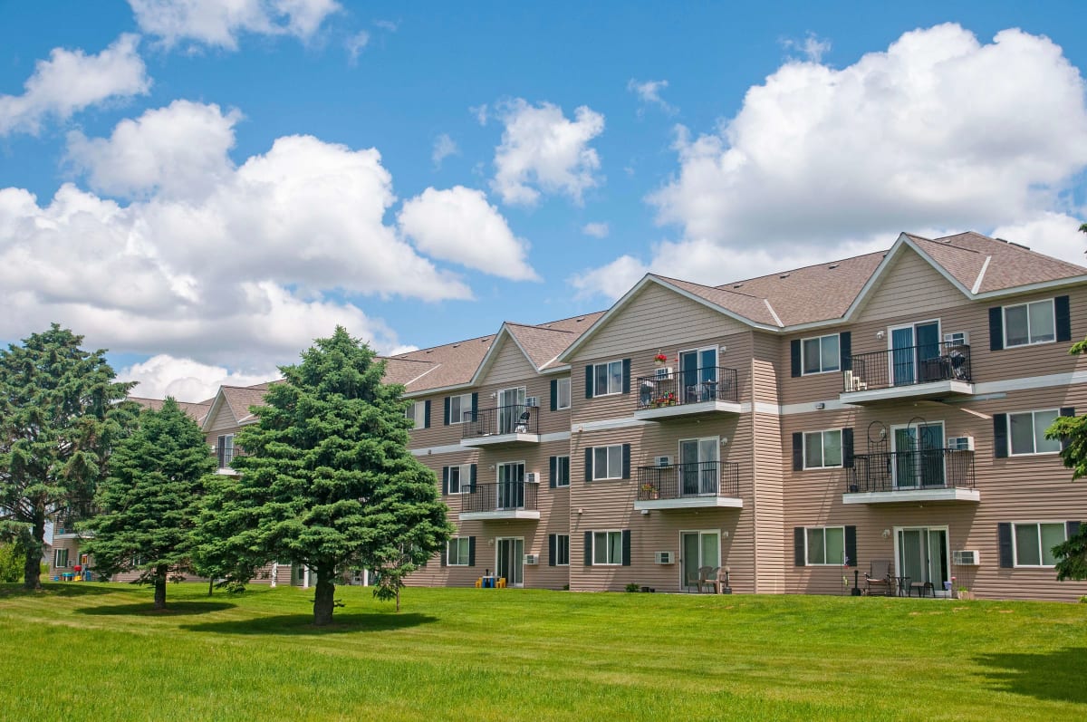 Evergreen Apartment Homes building exterior - Isanti, MN
