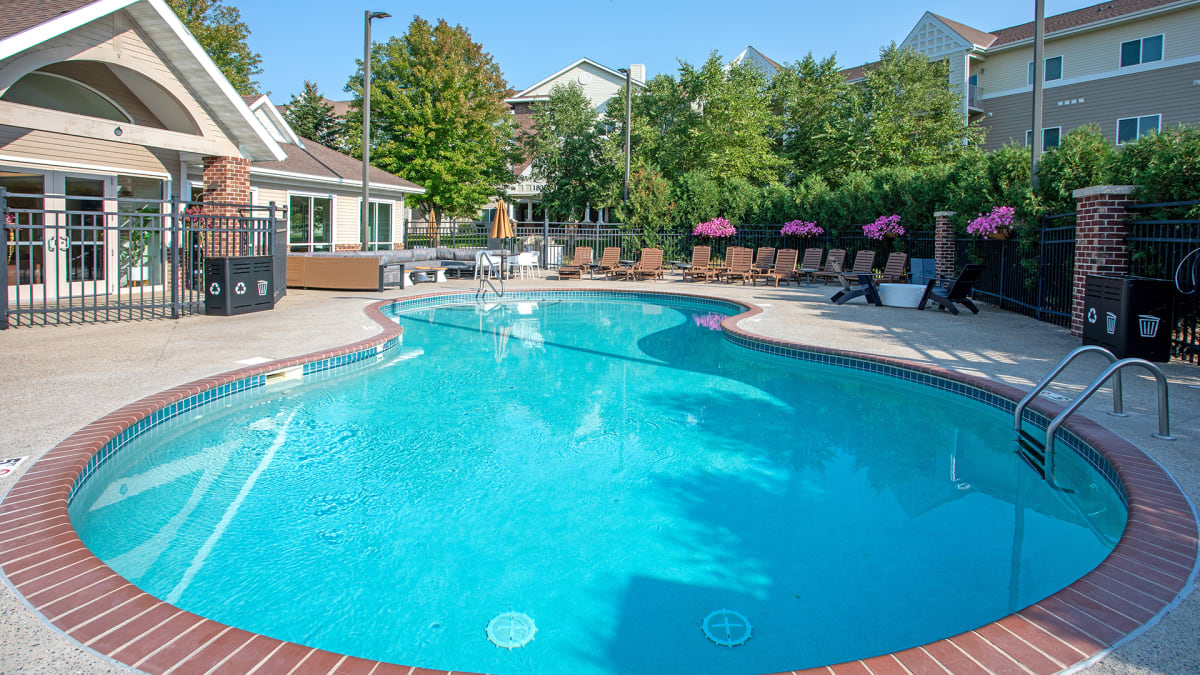 Quarry Ridge Apartments outdoor pool - Rochester, MN