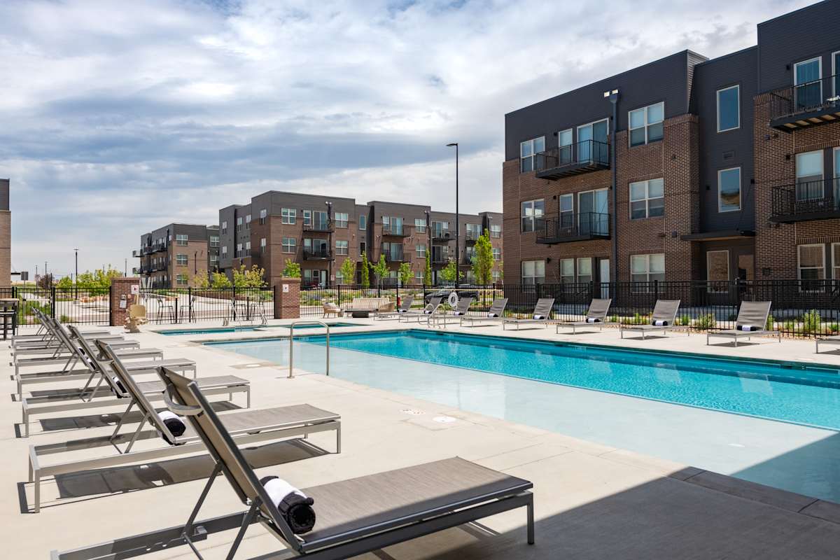 Railway Flats Apartments pool sun loungers - Loveland, CO