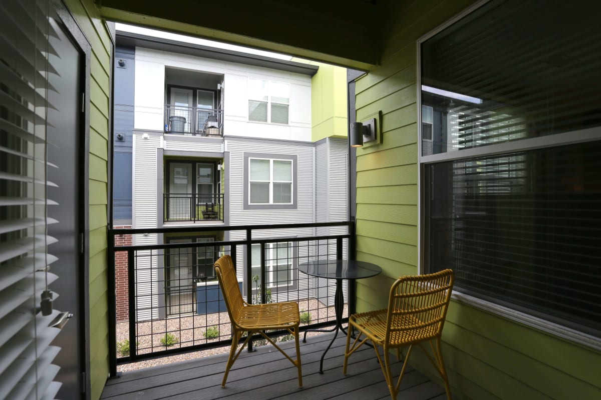 Westend private patio with railing - Denver, CO