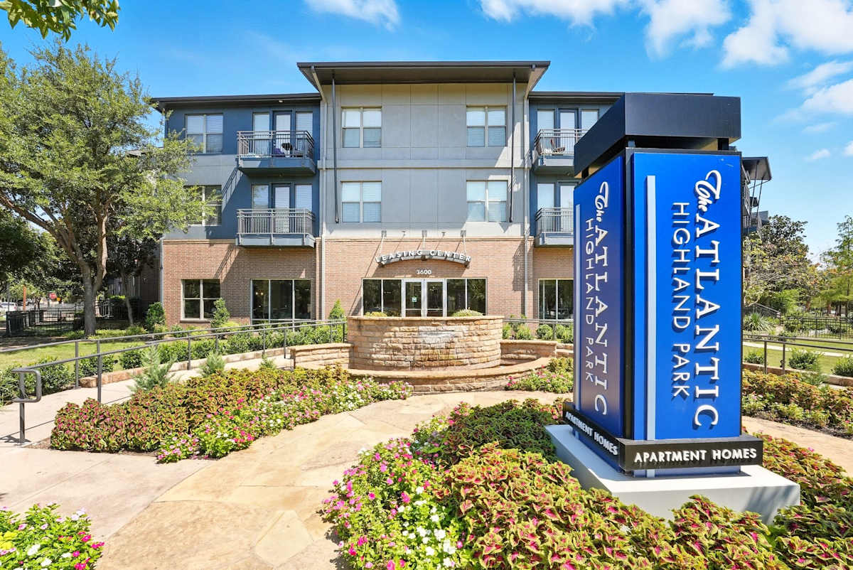 Atlantic Highland Park apartment photo
