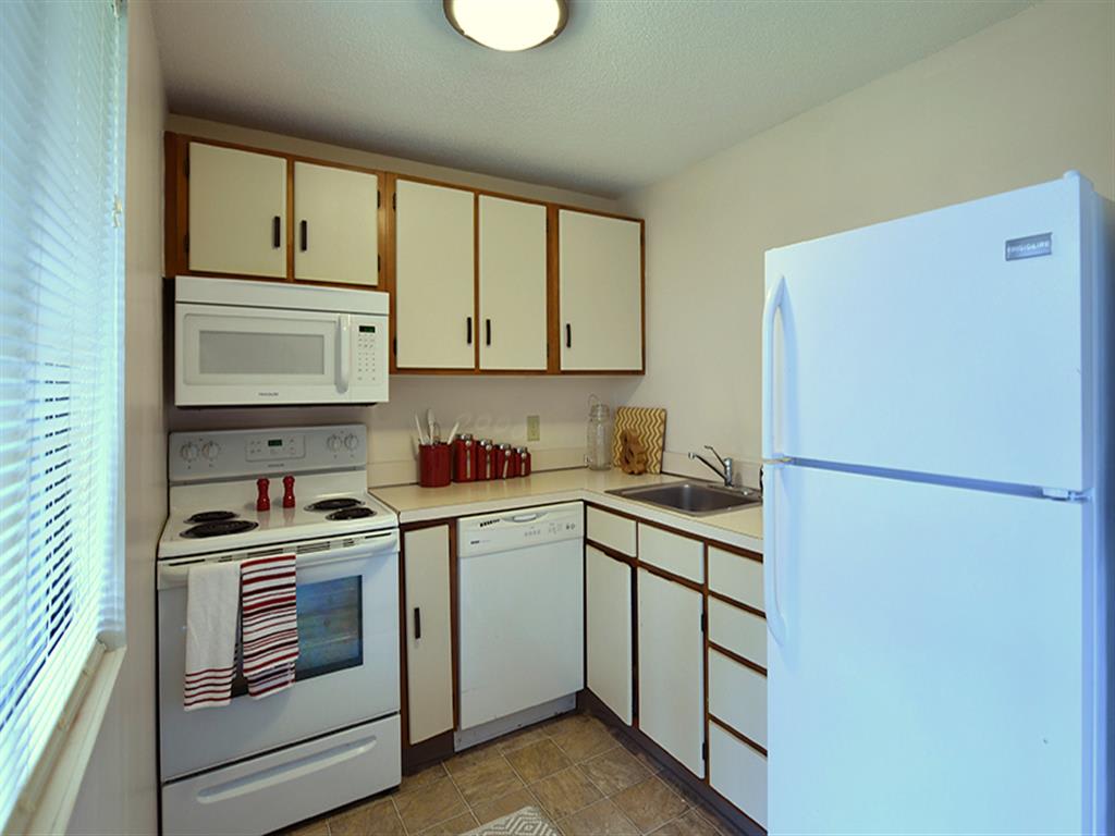 Photos and Video of Peppertree Apartments in Groton, CT