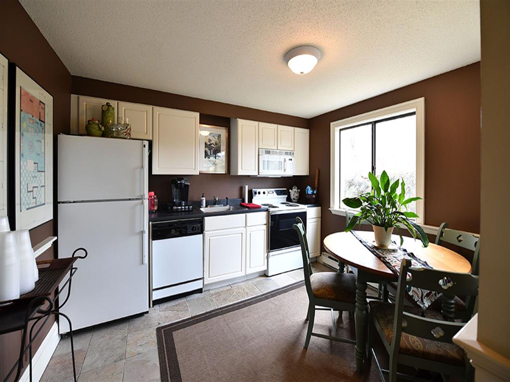 Photos and Video of Peppertree Apartments in Groton, CT