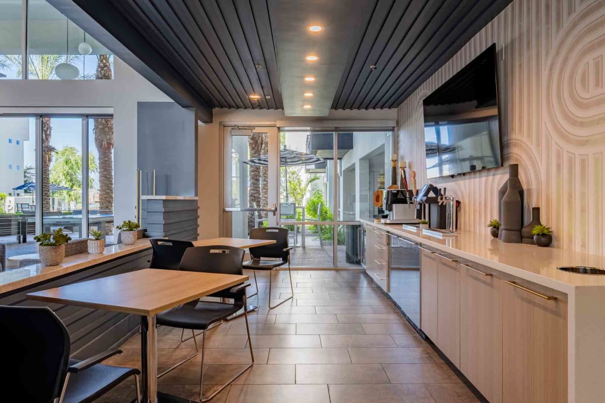 Community kitchen and dining space at Slate Scottsdale.