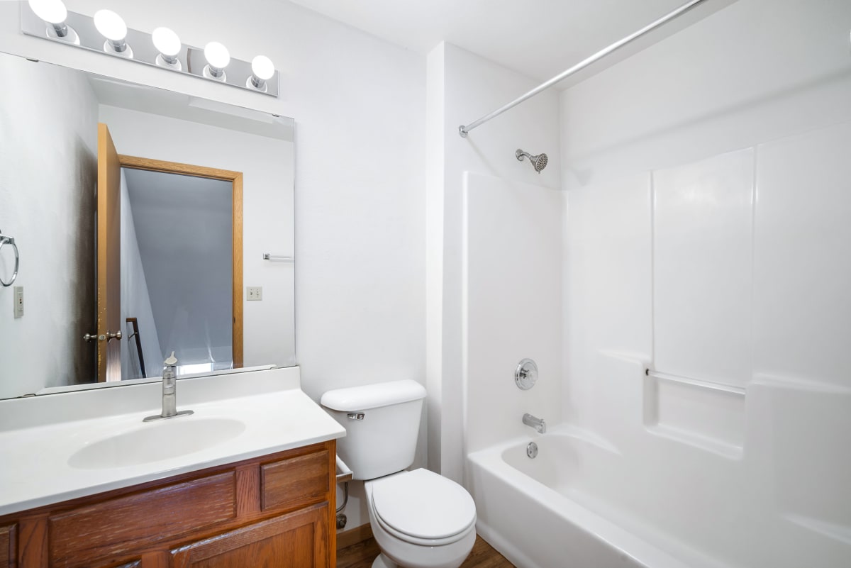 Photos and video of terra creek apartments in rockford il
