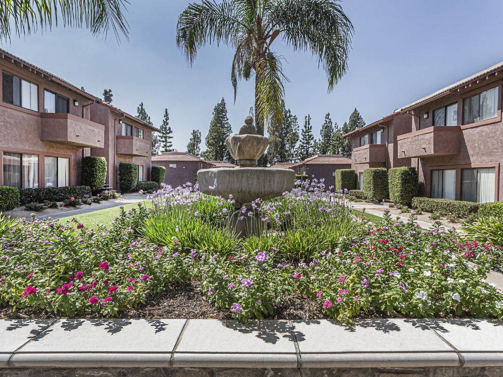 Apartments for Rent near UCR Summer Meadows Photos