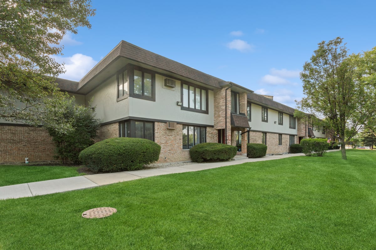 Apartments For Rent in Clarendon Hills, Illinois The Clarendon