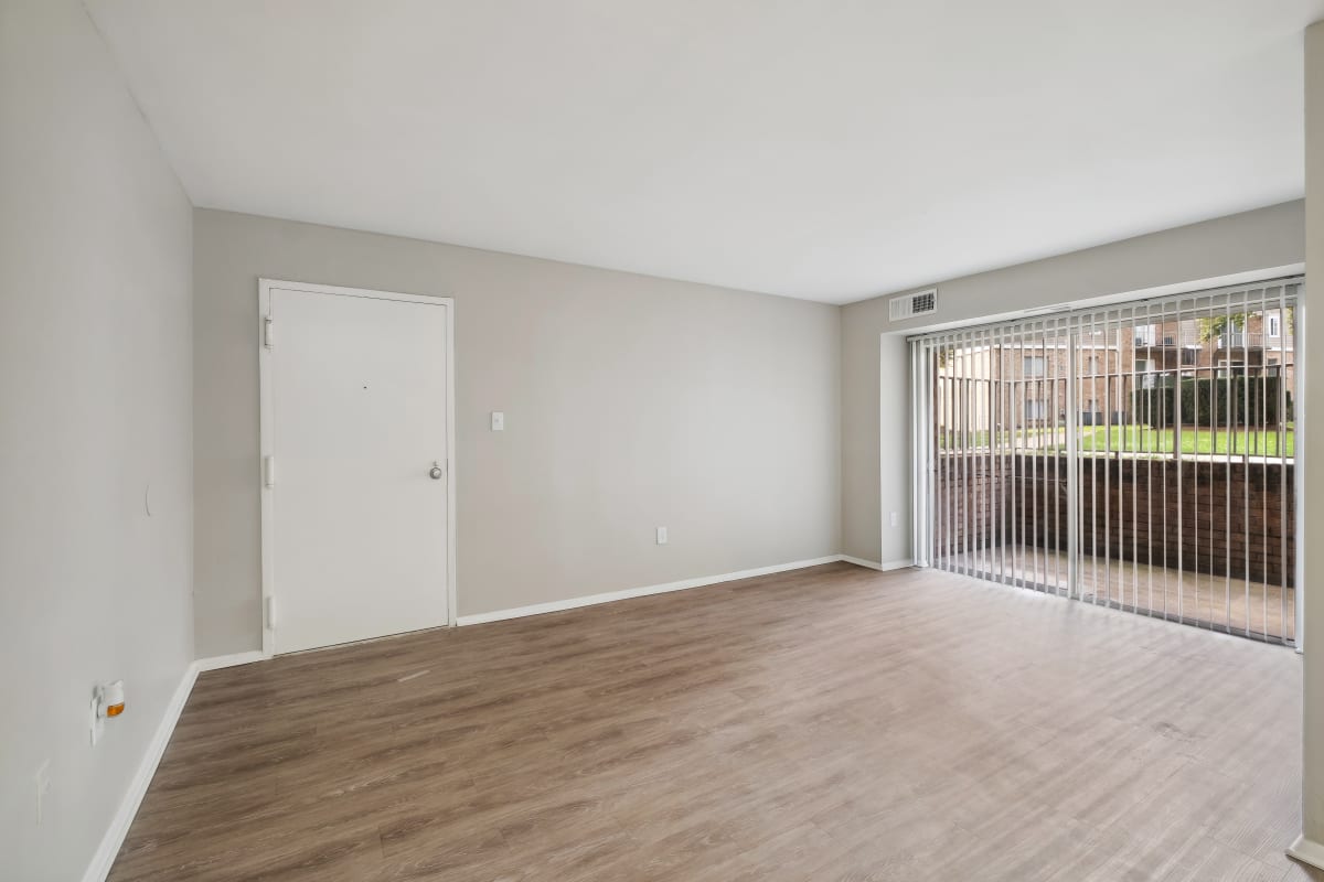 Apartments For Rent in Dumfries, VA Briarwood Photos