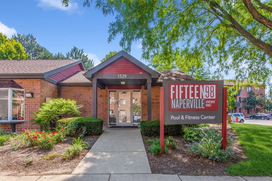 Naperville, Illinois Apartments Fifteen 98 Naperville Photos