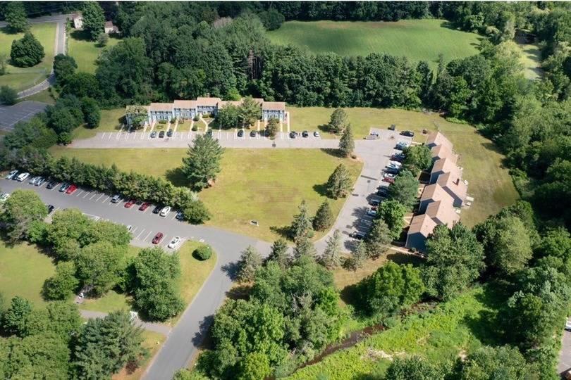 Townhouse for Rent in Ellington, CT Arbor Commons Photos