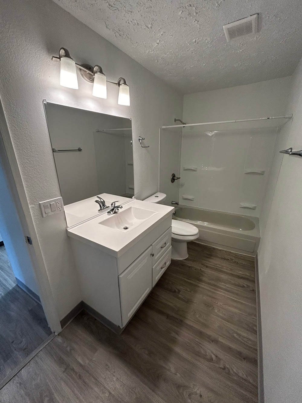 Apartments For Rent in Anchorage Kings Court Photos