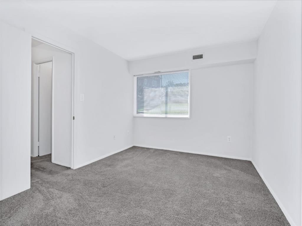 Photos and Video of Briarwood Apartments in Dumfries, VA