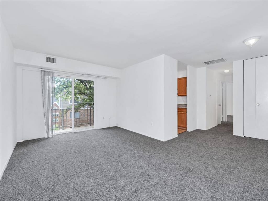 Photos and Video of Briarwood Apartments in Dumfries, VA