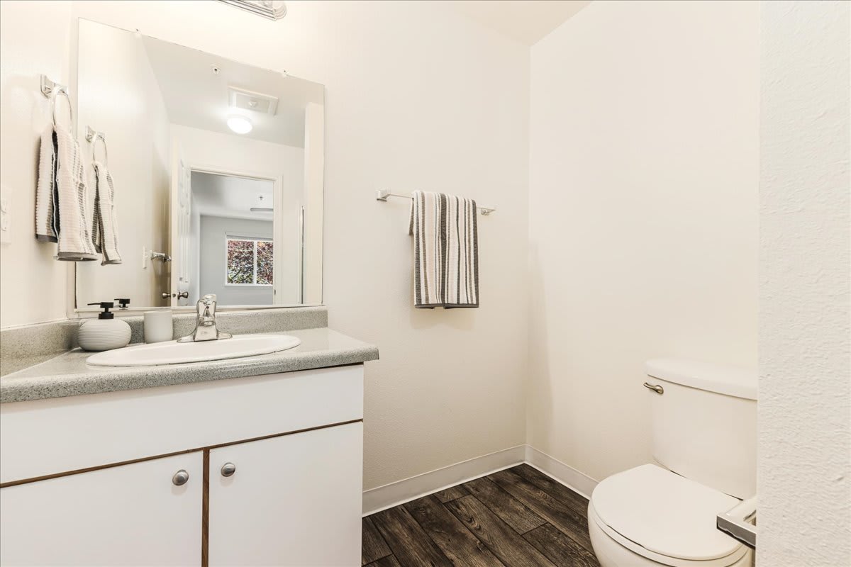 7958 Se Foster Rd Photos and Video of Foster Plaza Apartments in Portland, OR