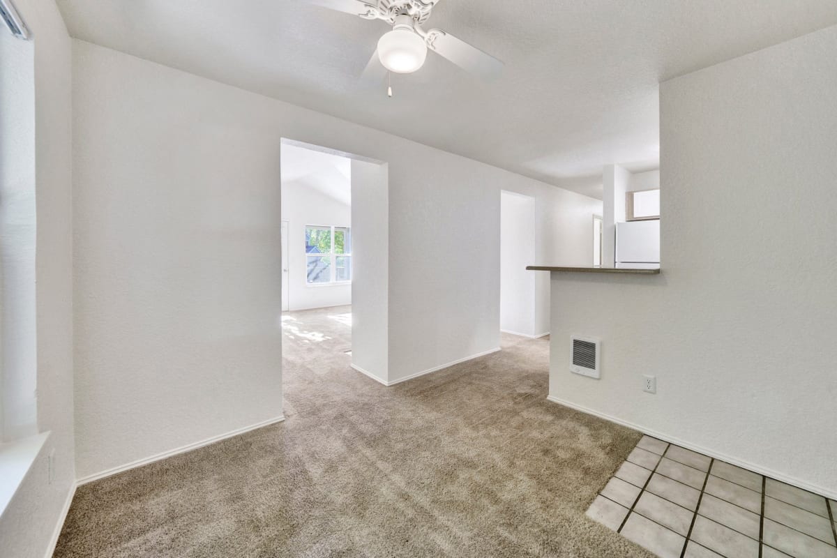 Photo Gallery of Hampton Ridge Apartments in Tigard Oregon