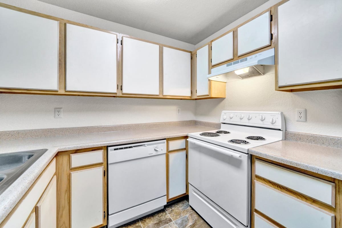 Photos and Video of Hampton Ridge Apartments in Tigard, OR