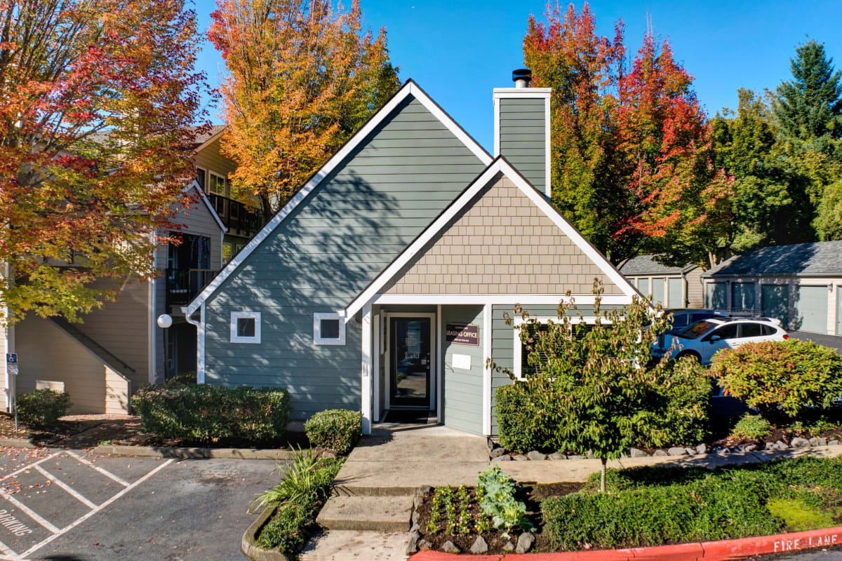 Photo Gallery of Hampton Ridge Apartments in Tigard Oregon