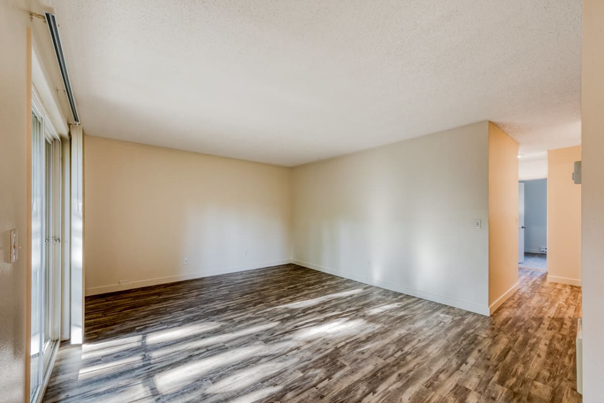 Photos and Video of Michael Manor Apartments in Portland, OR