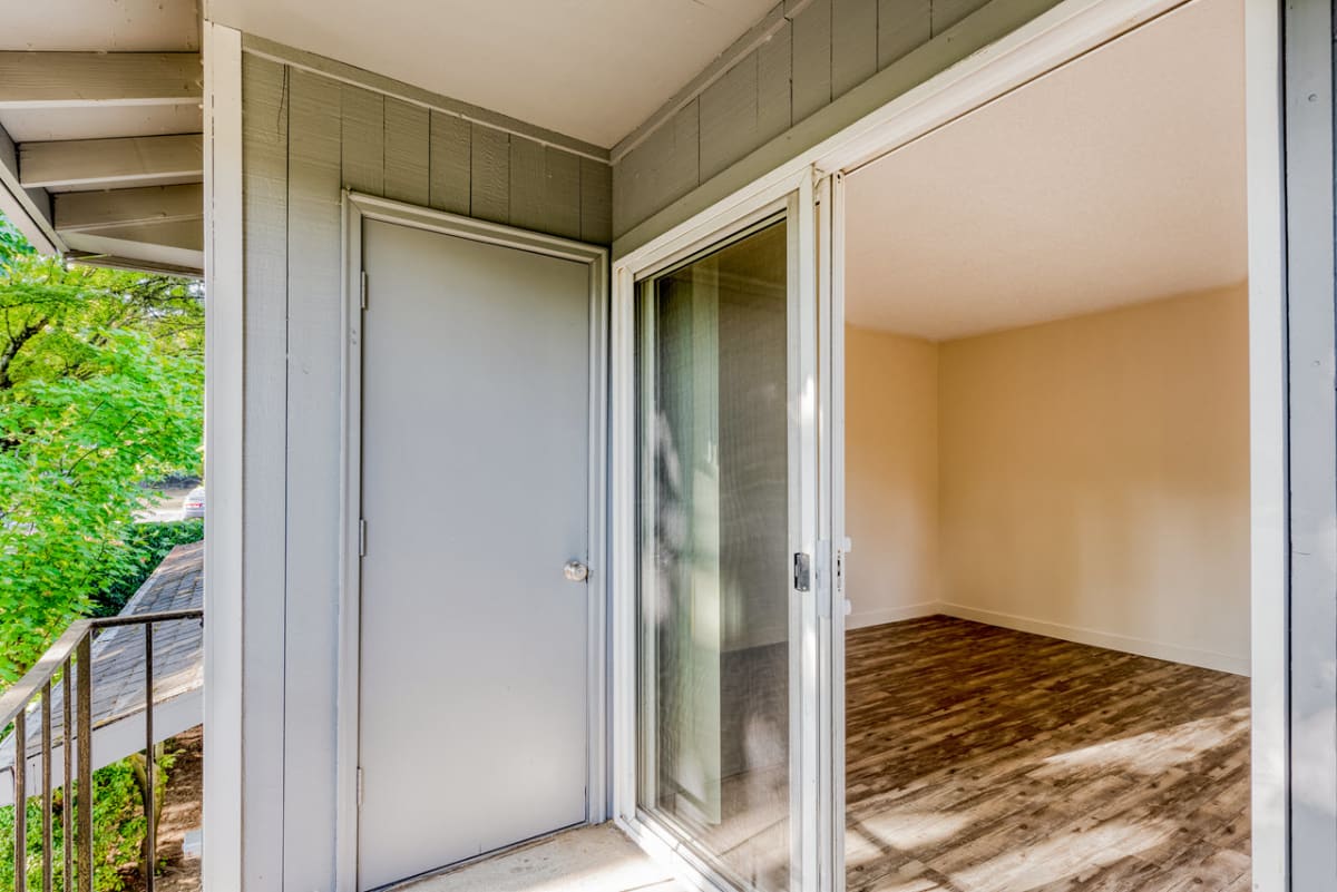 Photos and Video of Michael Manor Apartments in Portland, OR