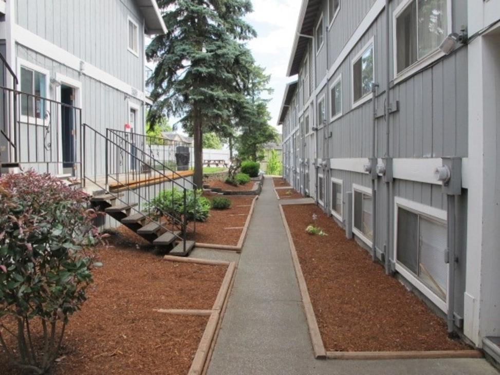 Photos and Video of Crestwood Court Apartments in Portland, OR