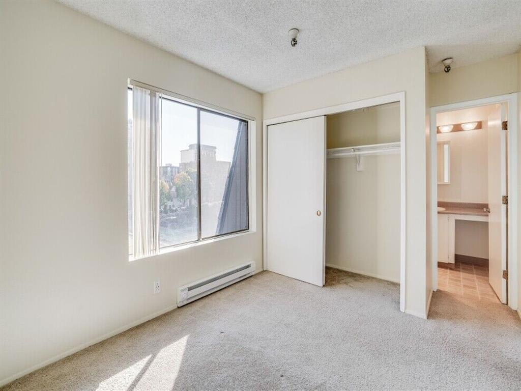 Photos and Video of Grandview Apartments in Portland, OR