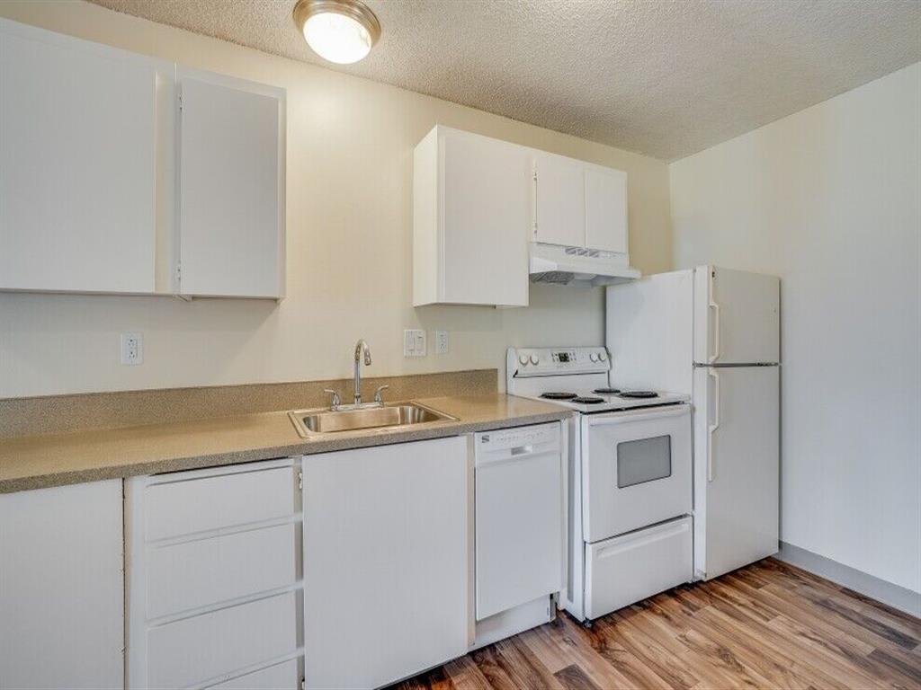 Photos and Video of Grandview Apartments in Portland, OR