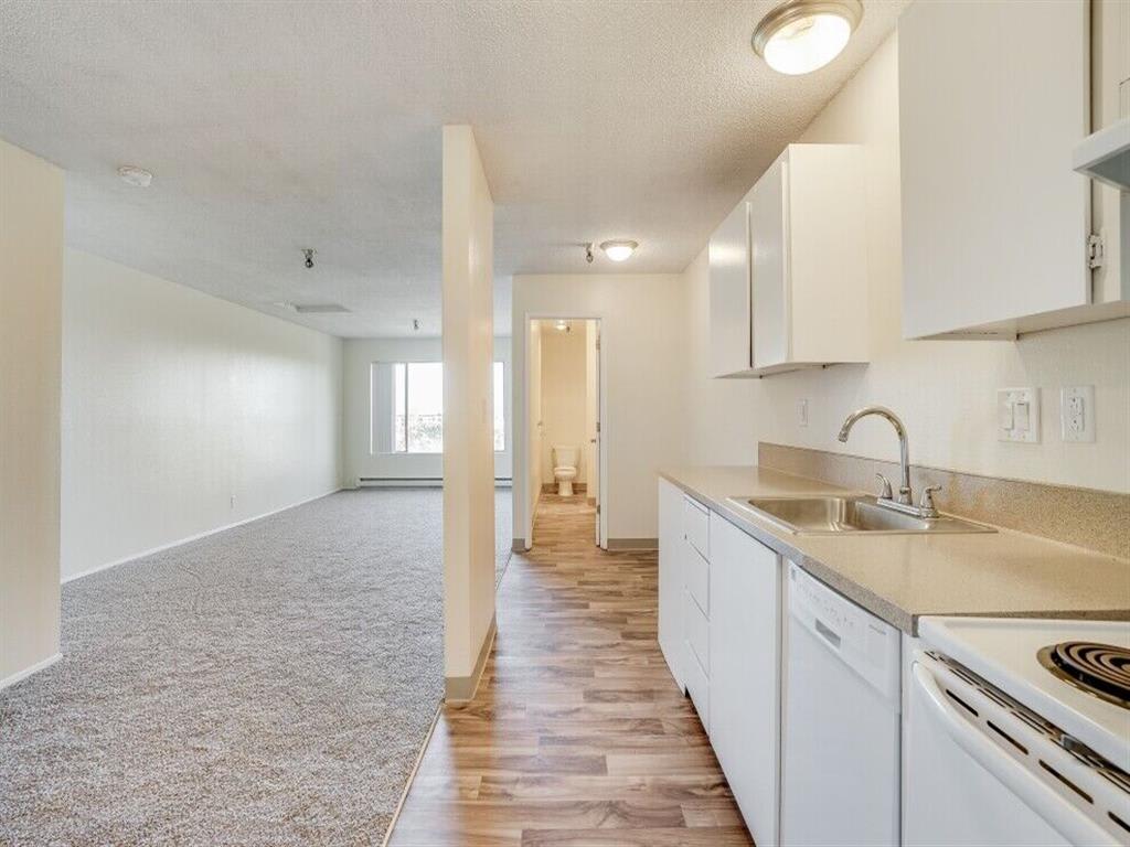 Photos and Video of Grandview Apartments in Portland, OR