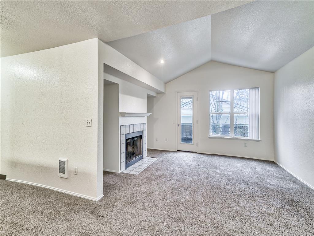 Photos and Video of Hampton Ridge Apartments in Tigard, OR