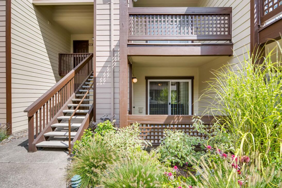 Photos and Video of Stratford Apartments in Beaverton, OR