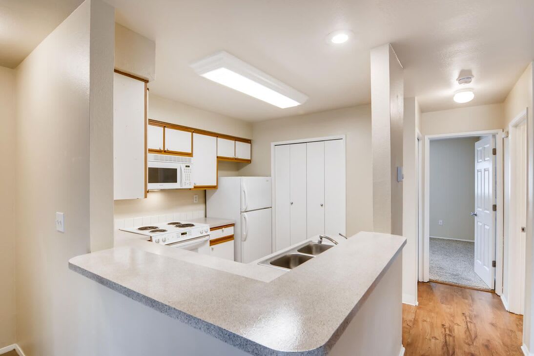 Photos and Video of Stratford Apartments in Beaverton, OR