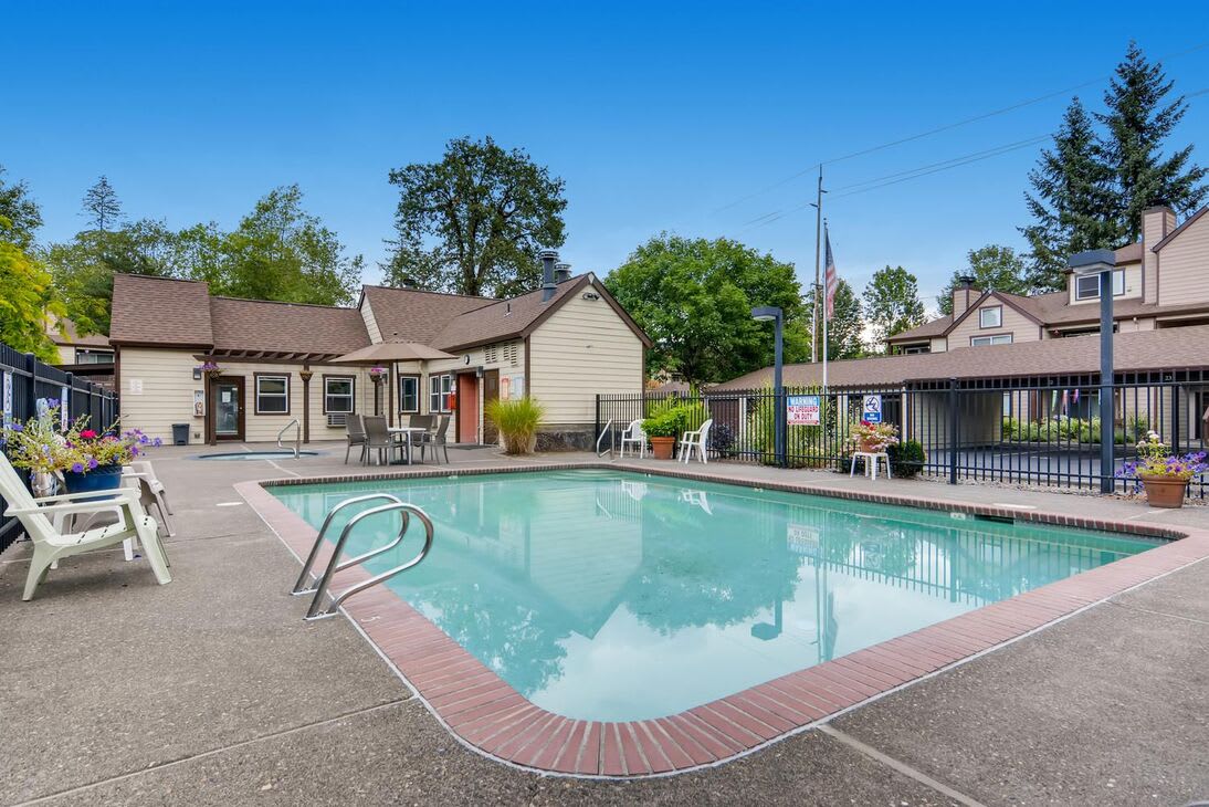 Photos and Video of Stratford Apartments in Beaverton, OR