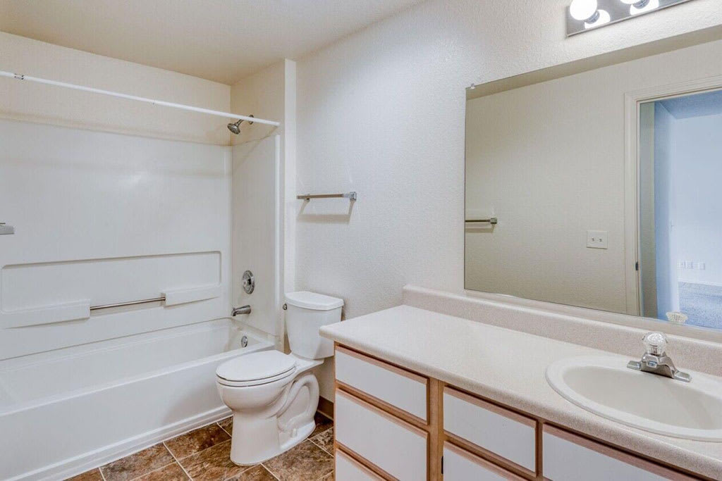Photos and Video of Willamette Falls Court Apartments in Oregon City OR