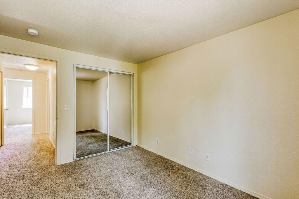 Photos and Video of Willamette Falls Court Apartments in Oregon City OR