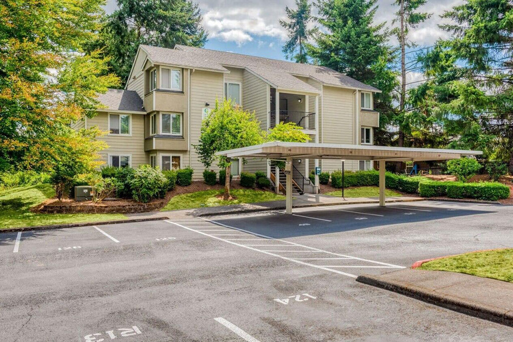 Photos and Video of Willamette Falls Court Apartments in Oregon City OR
