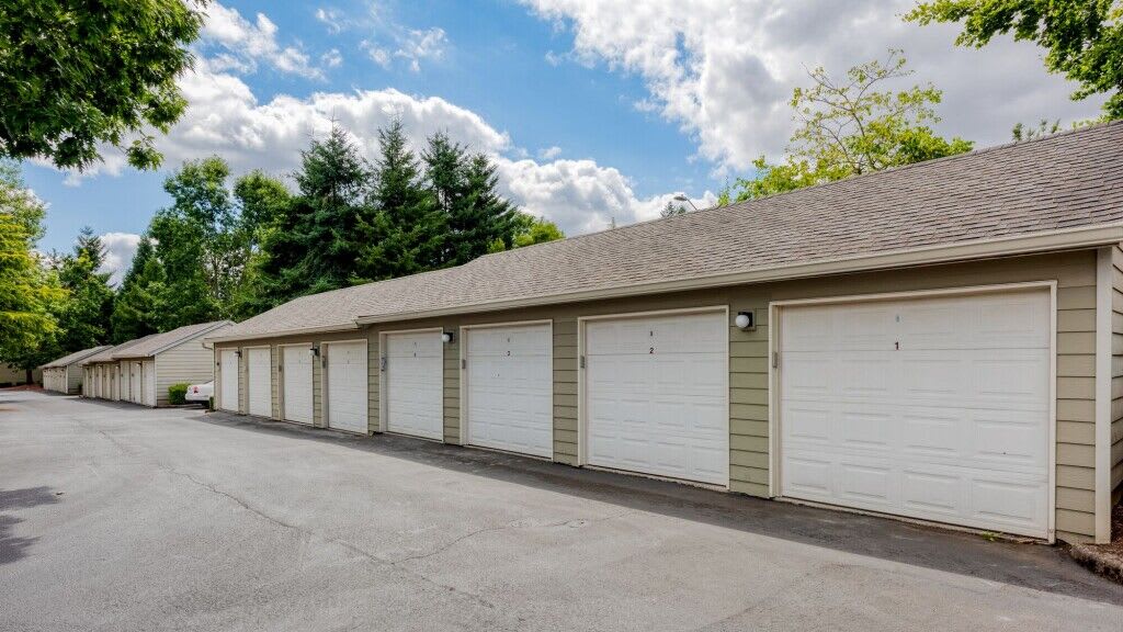 Photos and Video of Willamette Falls Court Apartments in Oregon City OR