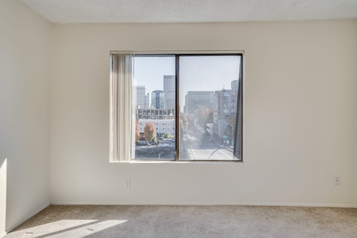 Photos and Video of Grandview Apartments in Portland, OR